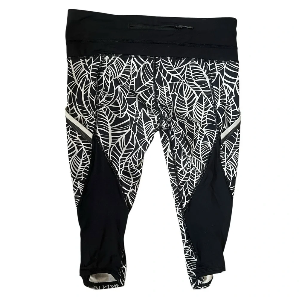 lululemon athletica Run A Marathon Palm Print Crop Leggings EUC 6